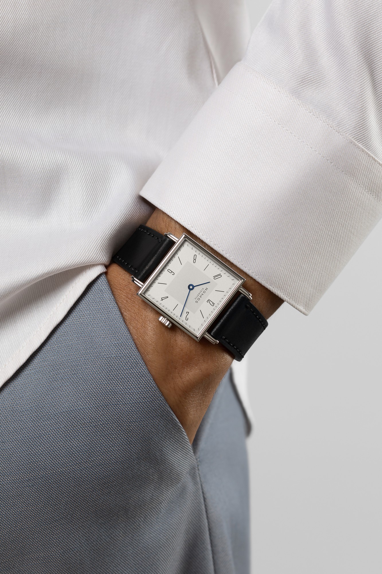 Tetra 27 duo on a wrist with a white shirt cuff